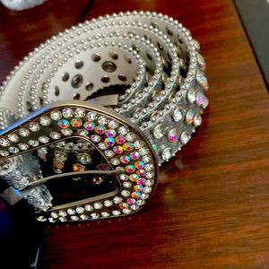 studded belt, tryna get rid of pls buy